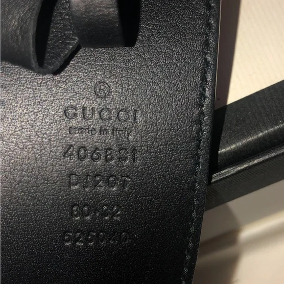 Authentic Leather Gucci Belt, Barely Worn, in Box